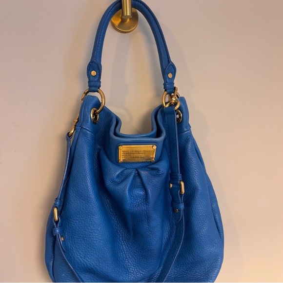 Marc by Marc Jacobs Cobalt Blue Pebbled Leather Shoulder Bag with Gold Plaque - Picture 2 of 3